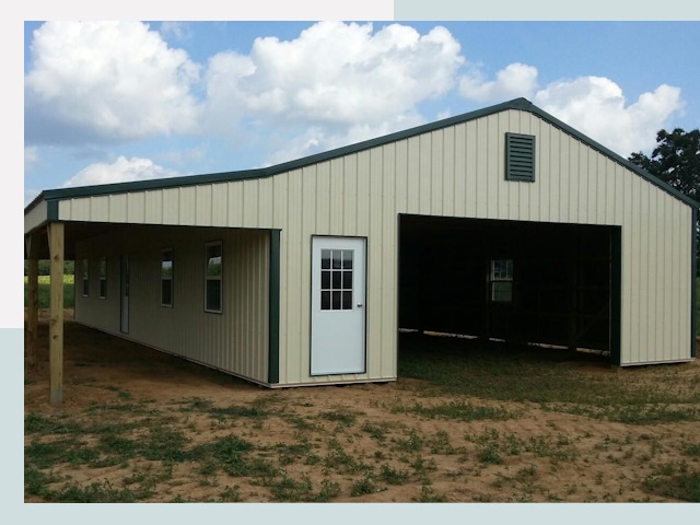 Строительство конюшен в Старой Руссе